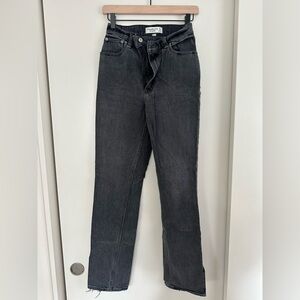 Abercrombie the 90s Straight Ultra High Rise Jeans in Black with Split Ankle